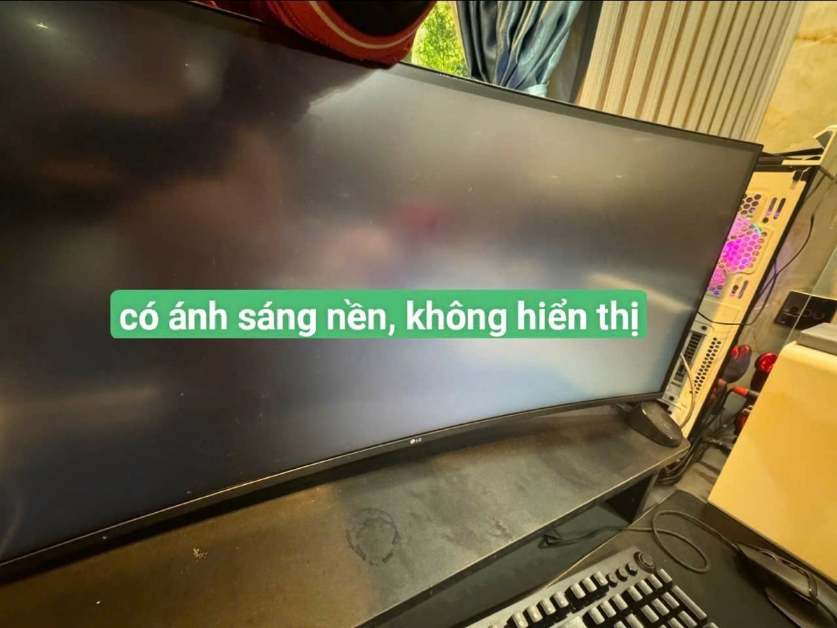 Màn sáng nhưng không hiển thị